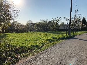 Dornreichenbach / Nähe Wurzen: 750 qm großes Baugrundstück in ruhiger Nebenstraße